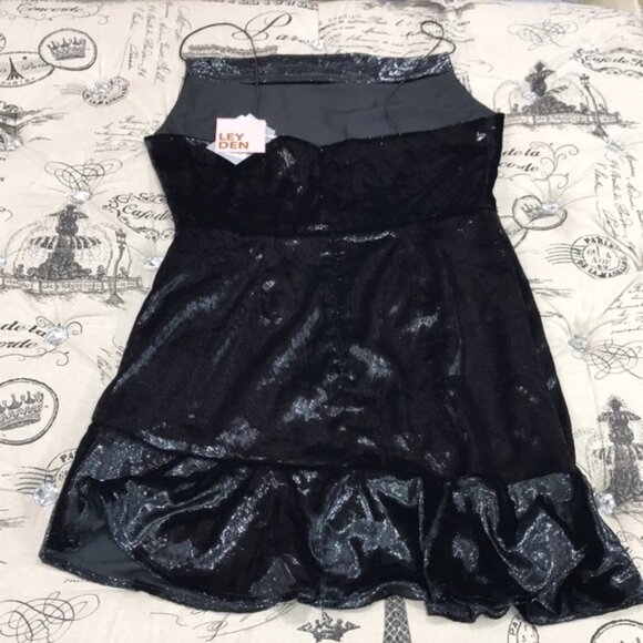 Leyden Shimmery Ruffle-Hem Dress - Picture 6 of 12